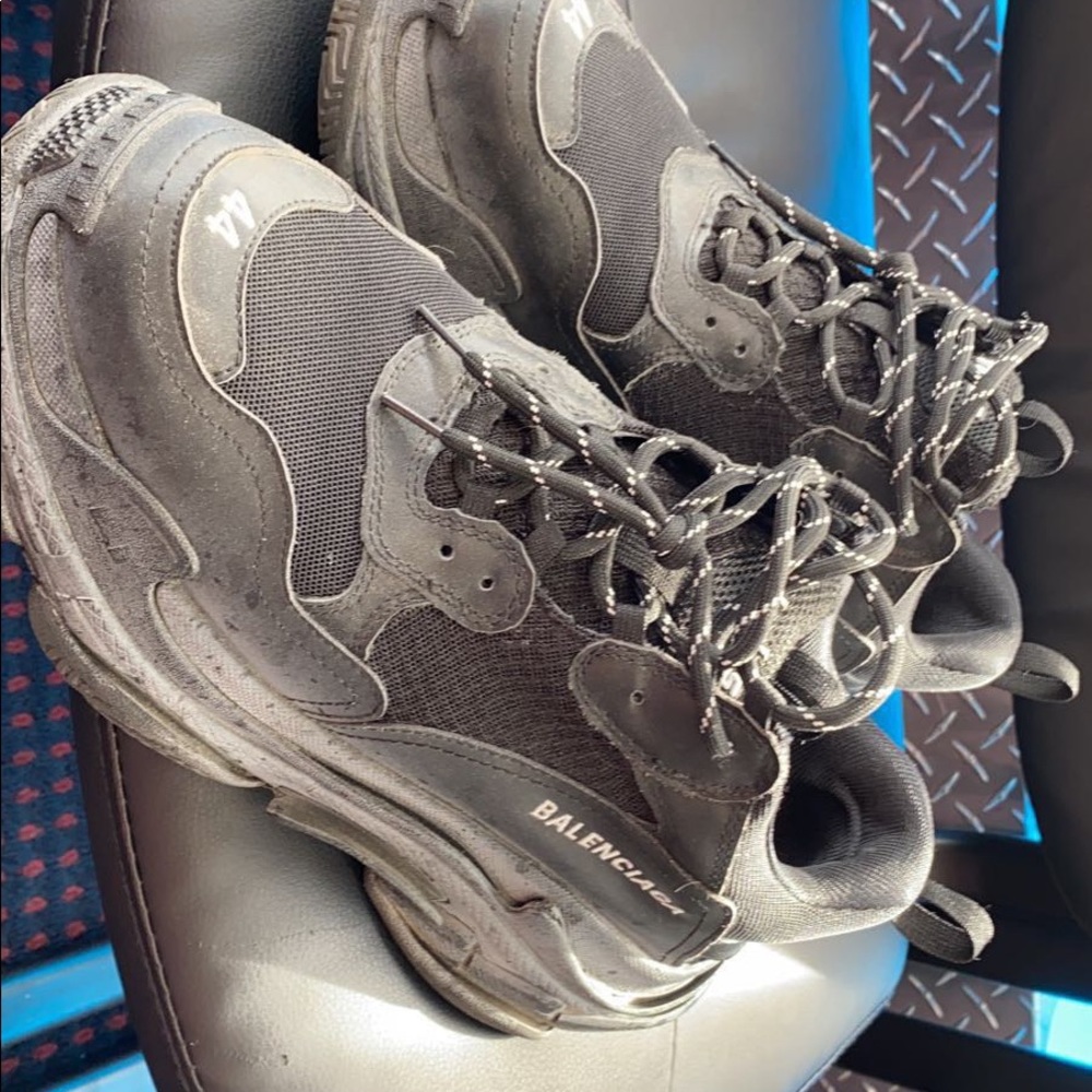 Balenciagas triple s clear sole